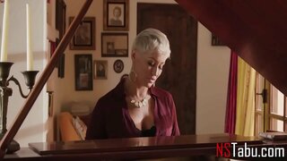 Хатын-кыз йортында уйный башлагач, ире өйдә юк, - Райан Кили, Джина Валентина